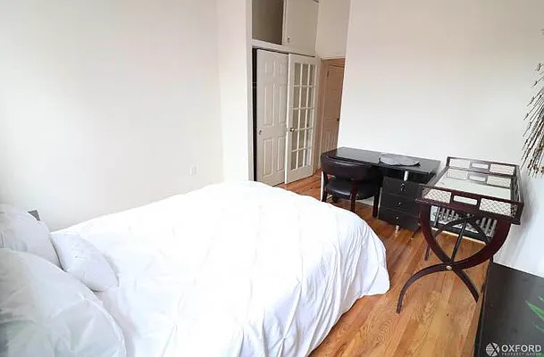 Rented by Oxford Property Group | media 10