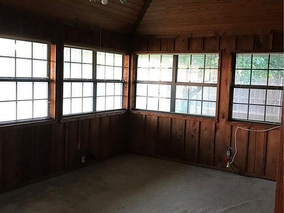 5th image of 2805 Plymouth Ln