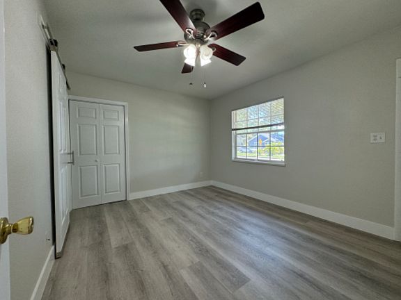 3rd image of 260 20th Ave S #1
