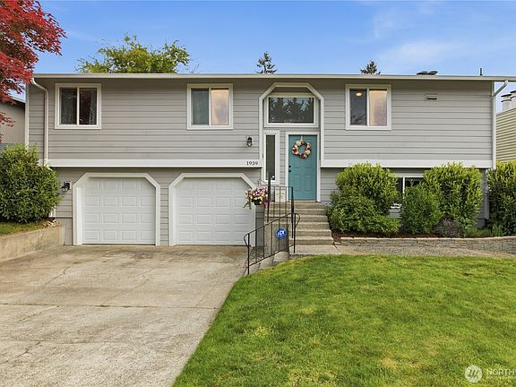 2nd image of 1939 E 66th Street