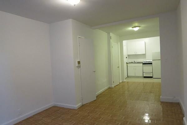 2nd image of 454 W 45th St APT 4FW