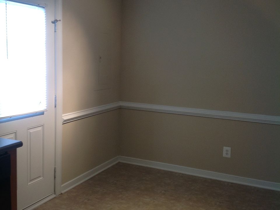 1st image of 1832 English Ct