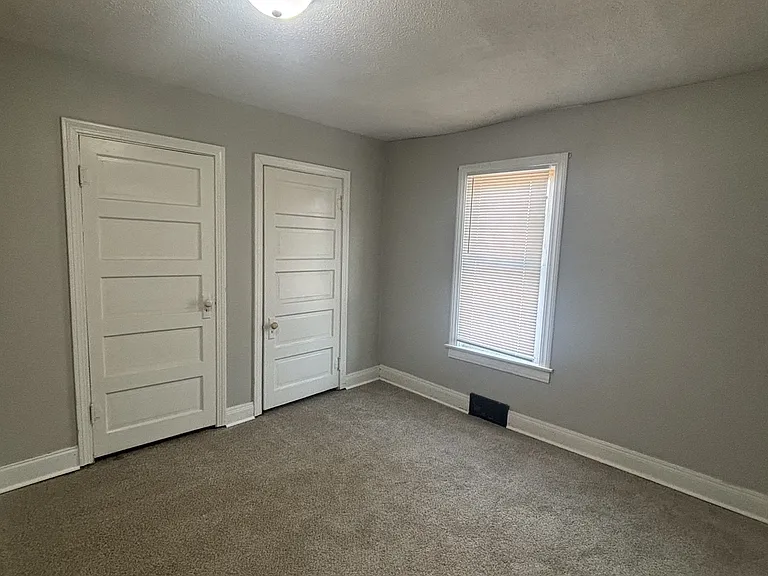 4009 Beaver St — Photo 2