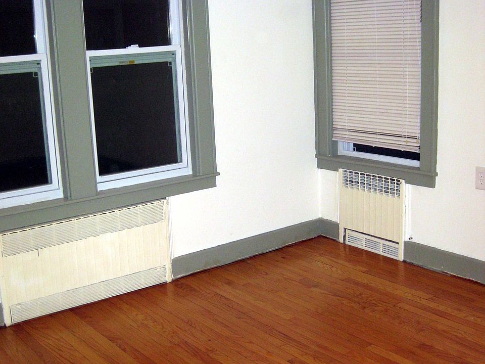 1st image of 161 Parkway Dr