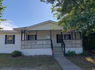 9 Northwood Dr, Greenwood, IN 46143
