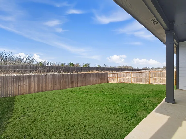 1318 Kingsgate Dr — Photo 29