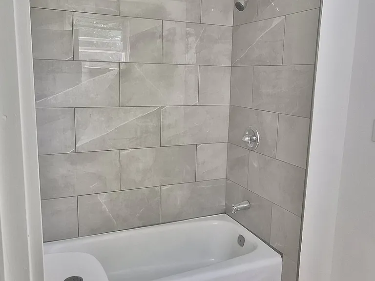 1025 Kenneth Ave #1 — Photo 9