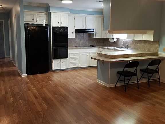 3rd image of 208 Glenwood Dr