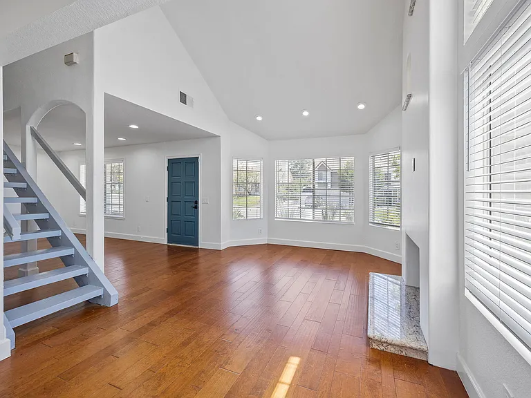 42109 Roanoake St — Photo 5