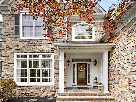 2nd image of 3 Raymond Ln
