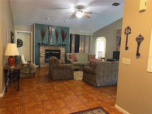 5th image of 15633 SW 37th Cir