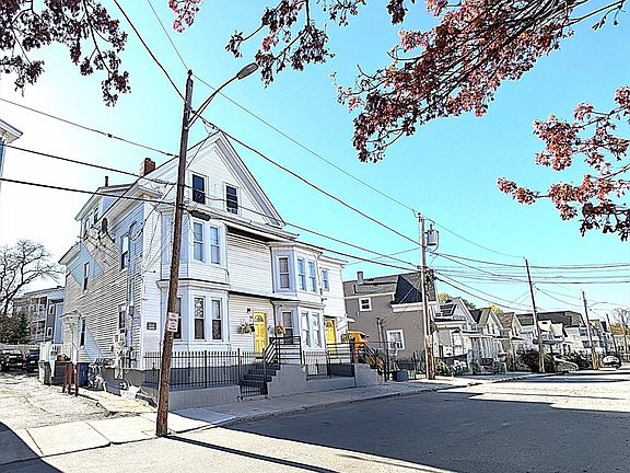 4th image of 4 Six Chelmsford St