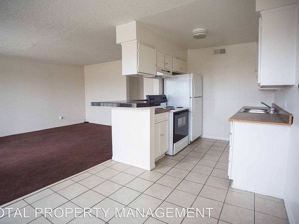 1st image of 520 Calcaterra Cir APT B