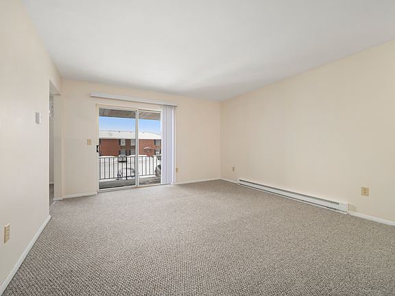 3rd image of 40 Old Boorne Dr #4bbebfe34