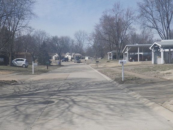 4th image of 2403 Blue Heron Dr