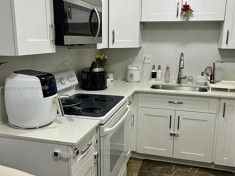 1560 W 46th St #122 — Photo 10