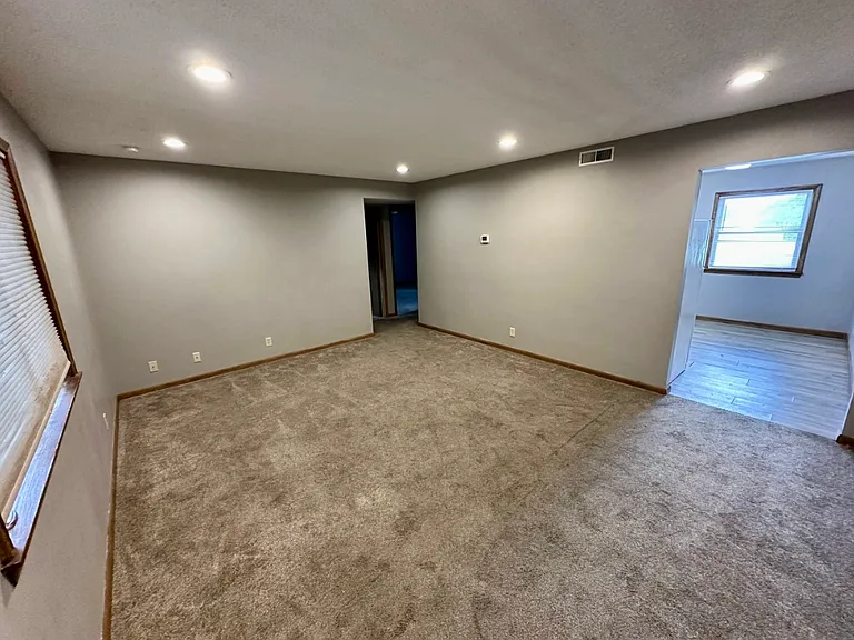 410 Harvest Rd — Photo 4