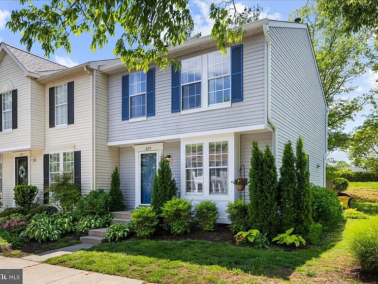 577 Quaker Ridge Ct — Photo 2