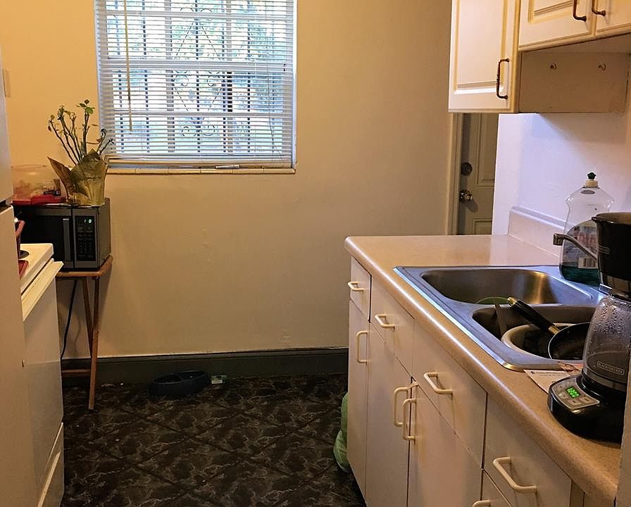 2nd image of 1655 NW 124th St