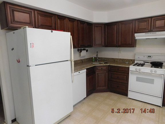 3rd image of 1713 E Shannon Ln