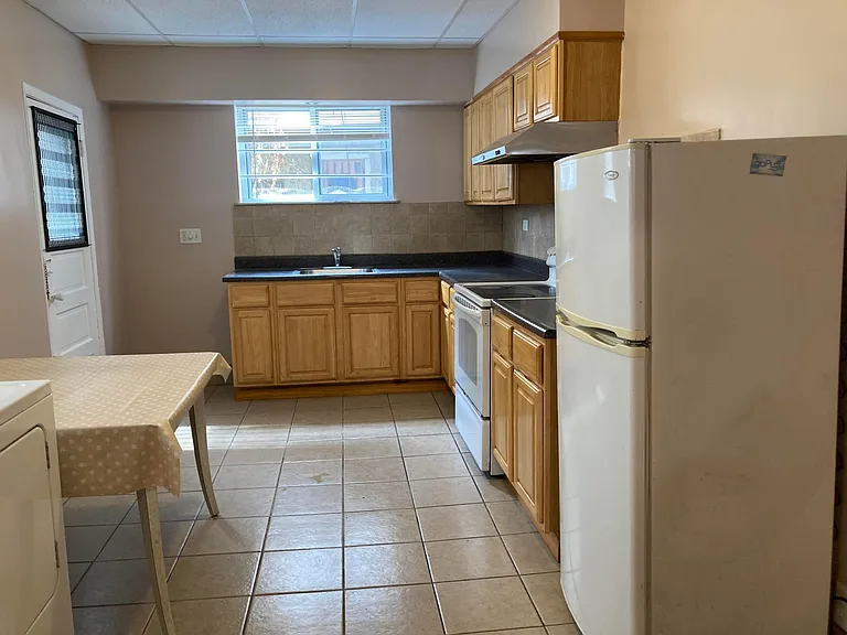 1610 S Rosewood St — Photo 13