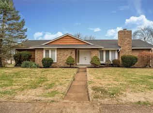 6 Balero Ct, Ballwin, MO 63011