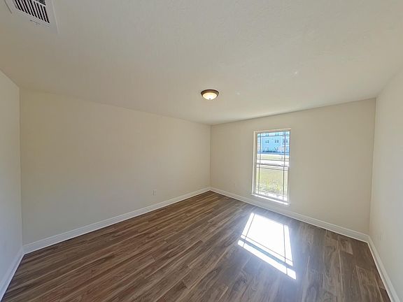 5th image of 5137 Peach Dr