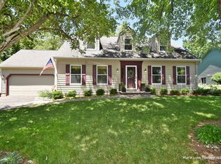 5N850 Ravine Dr, St Charles, IL 60175
