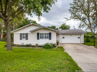 910 Mount Serolod Dr, San Antonio, TX 78213