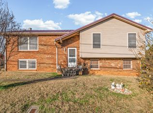 402 Tiny Town Rd, Clarksville, TN 37042