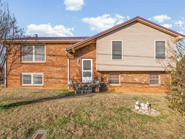 402 Tiny Town Rd, Clarksville, TN 37042