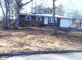 105 Yorktown Dr, Fountain Inn, SC 29644