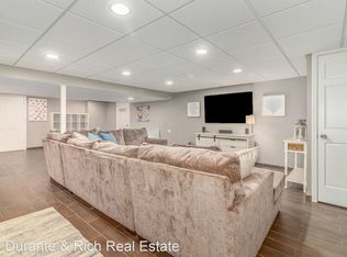 26W044 Jerome Ave, Wheaton, IL 60187