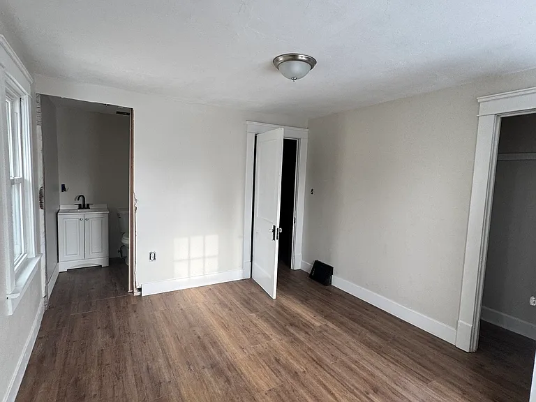 35 Ellenwood Ave #35 — Photo 14