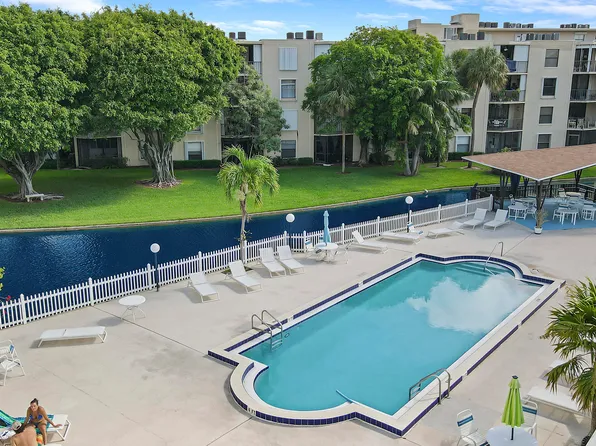 300 Waterway Drive S #304, Lantana, FL 33462