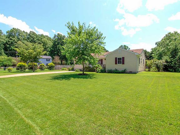 3rd image of 3951 Moores Ln