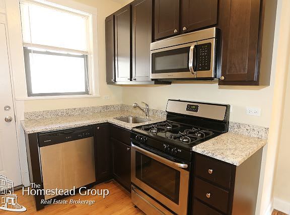 2nd image of 5028 N Western Ave #002