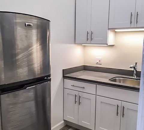 5th image of 999 Bush St APT 102