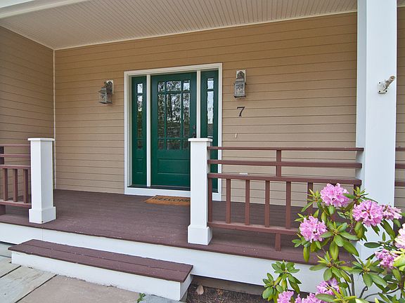 2nd image of 7 Meadow Ln