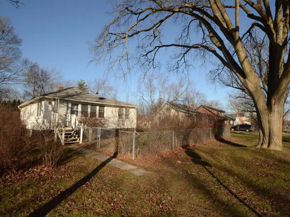 3196 Springbrook Ave, Ann Arbor, MI 48108