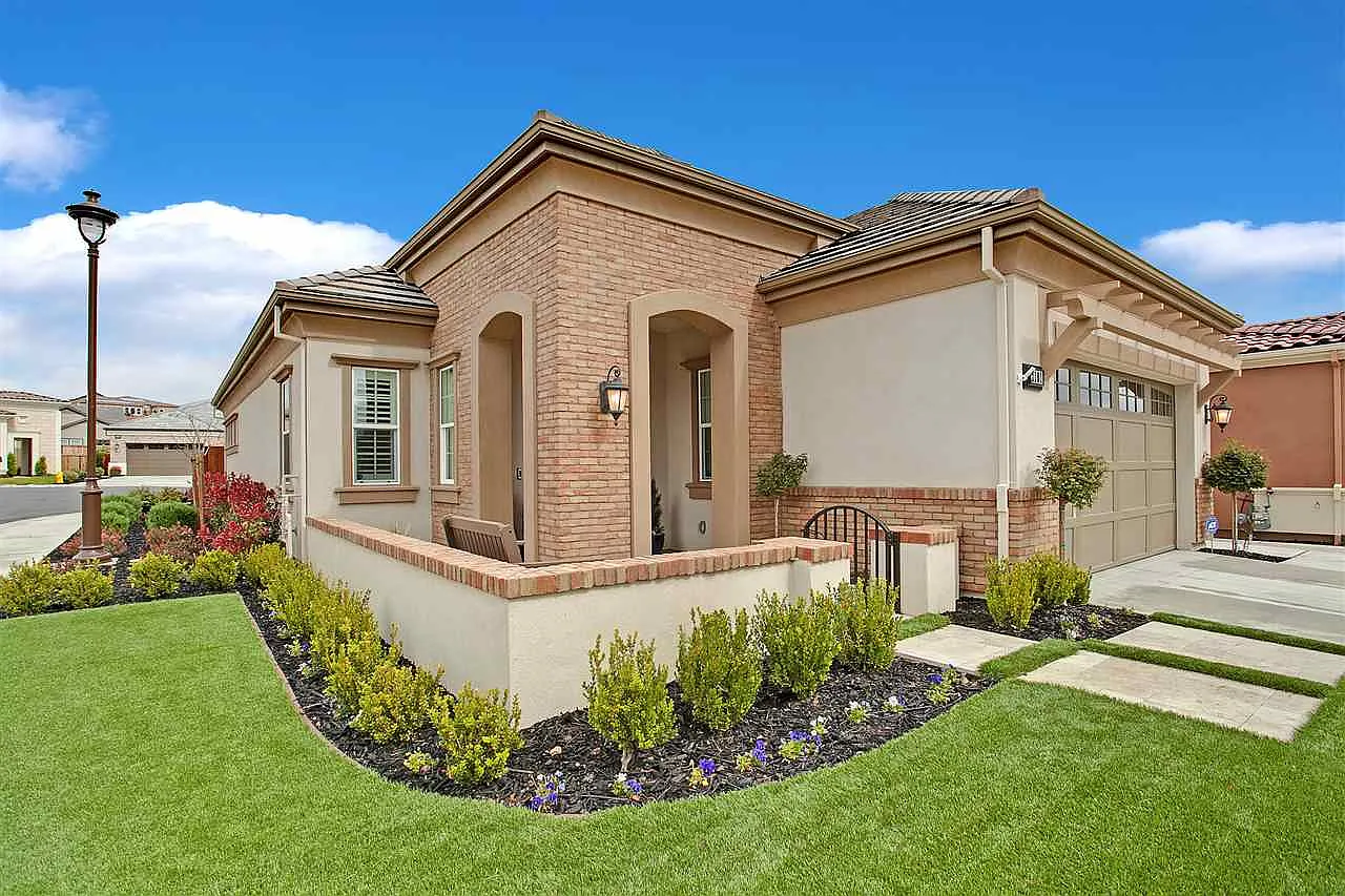 2101 Rioja Way photo 1