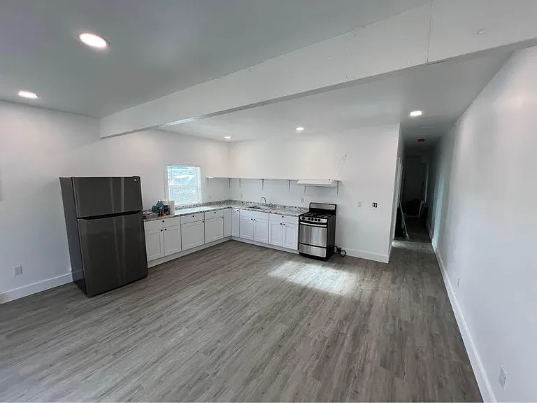 423 1/2 S Dakota St — Photo 1