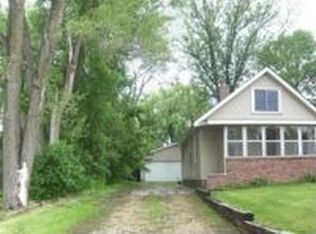 408 S Pine St, Janesville, WI 53548