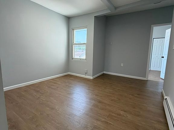 4th image of 96 Summer Ave #4