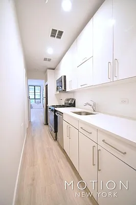 Rented by MOTION New York | media 2