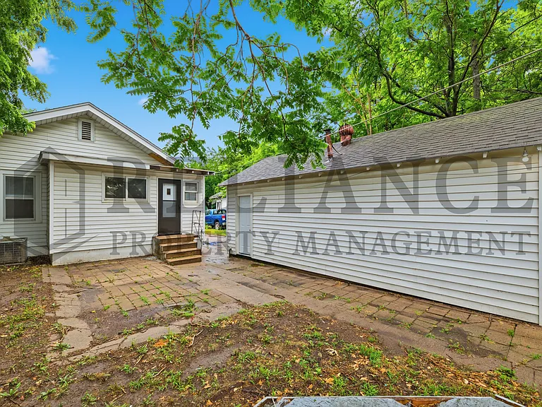 1425 S Laura Ave — Photo 8