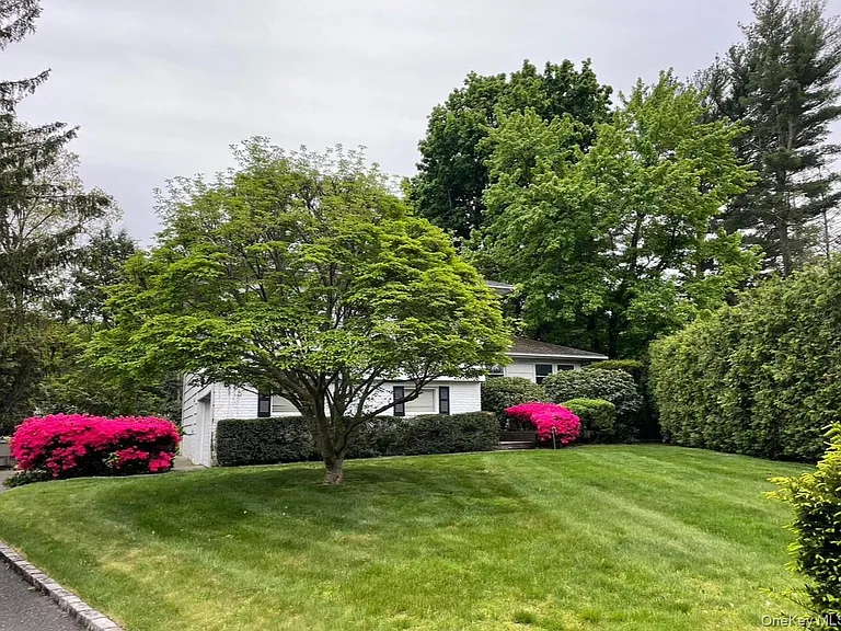 6 Preston Ct — Photo 1