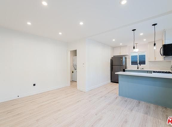 4th image of 619 N La Fayette Park Pl APT 5