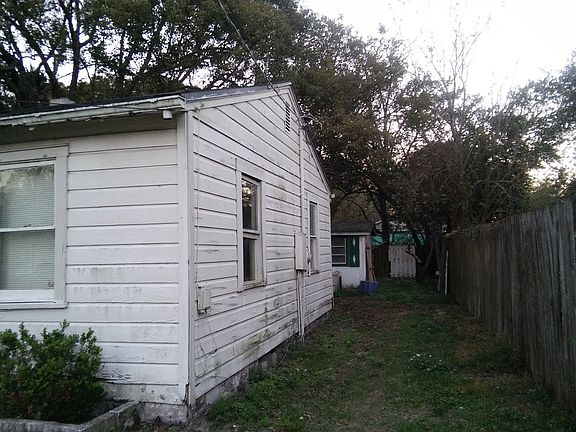 2nd image of 8516 N Lynn Ave