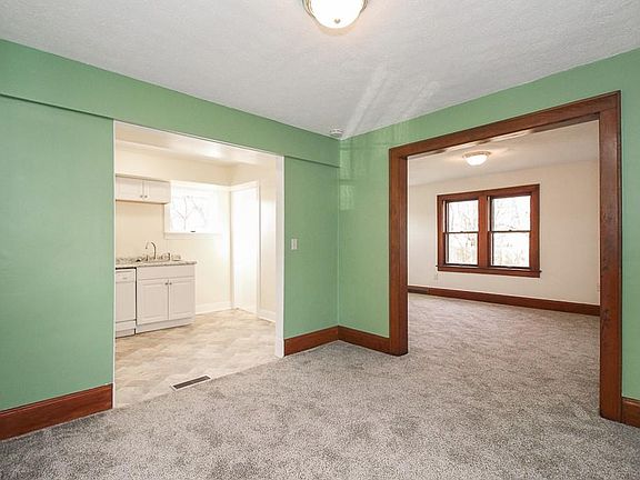 5th image of 1140 Tulip St
